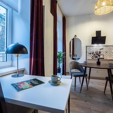 Apartament Prochnika 9 Lägenhet Łódź Exteriör bild